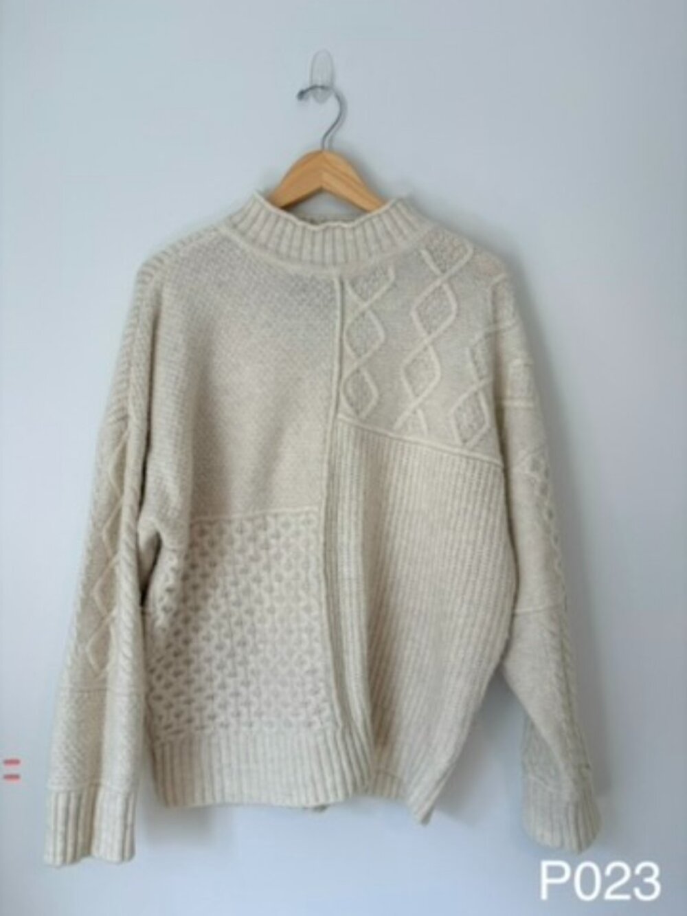 American Eagle White Sweater | Cozy Knit | Large